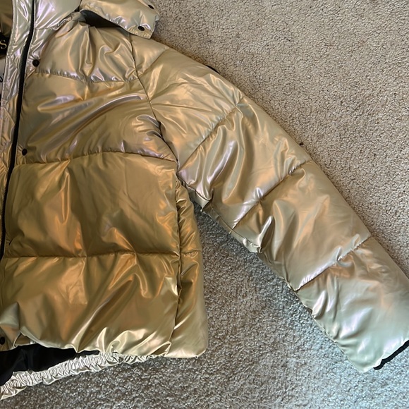 DKNY Iridescent Puffer Jacket | LARGE - Picture 7 of 10